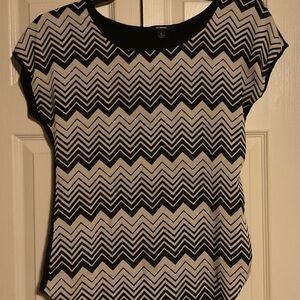 Espresso Chevron Patterned Black and White Top Small